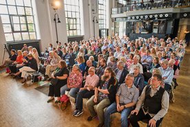 Foto: Jürgen Schraudner Voll besetzter Großer Saal